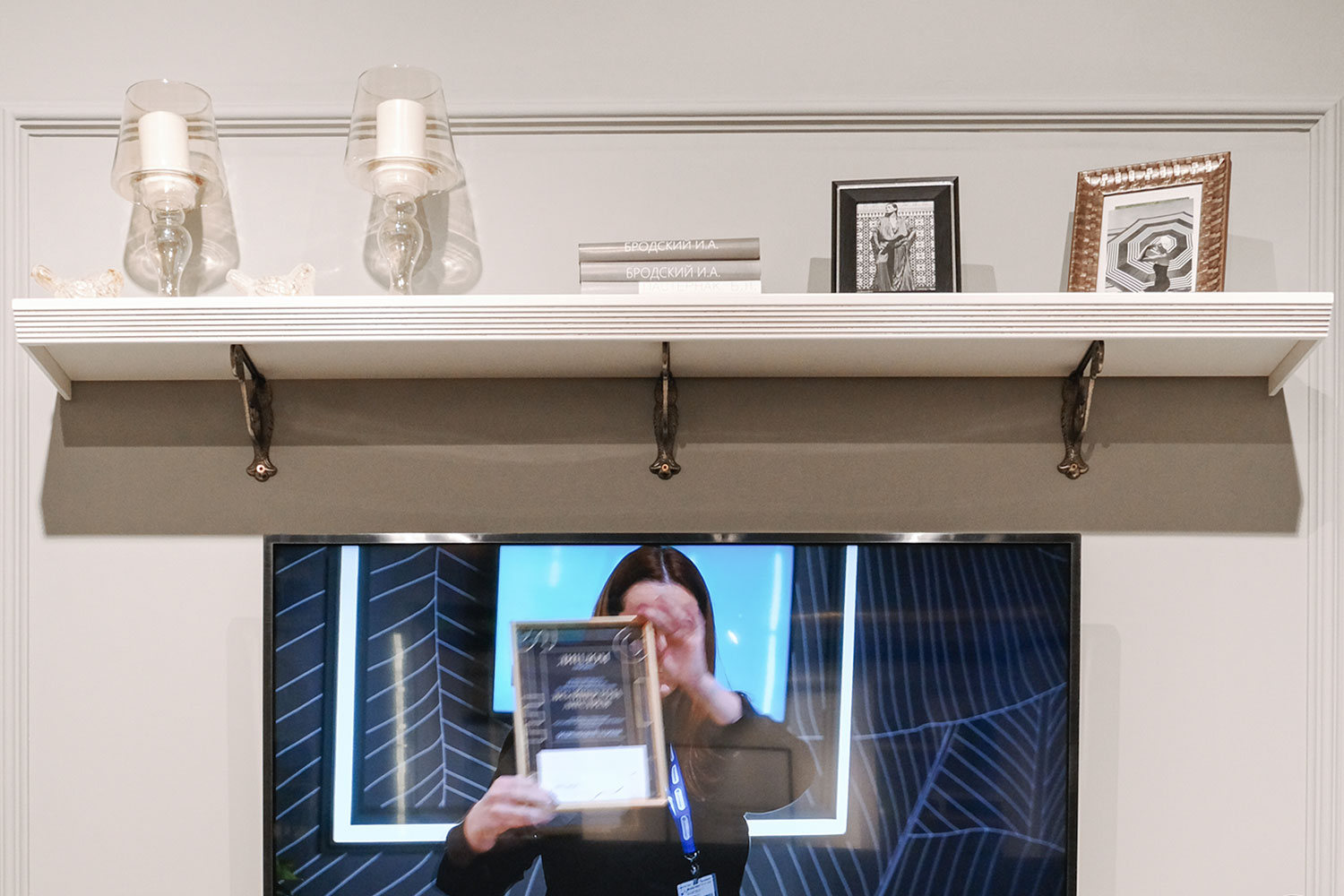 Полки - изображение №5 "Полка Изотта"  на www.Angstrem-mebel.ru