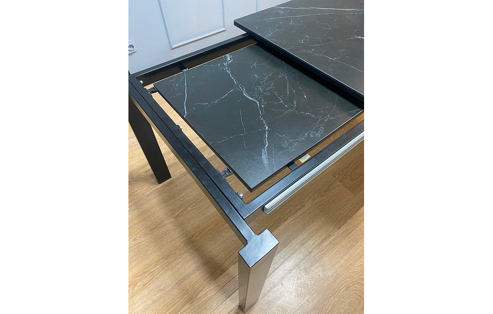 Обеденные столы - изображение №13 "Стол обеденный Легро раздвижной черный"  на www.Angstrem-mebel.ru