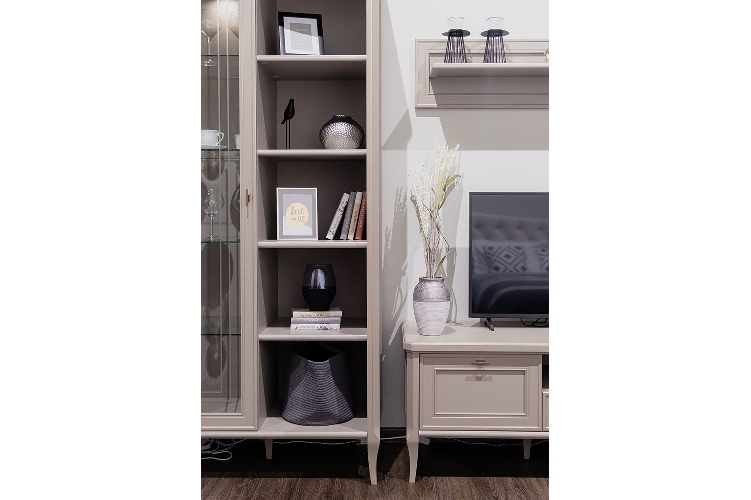 Шкафы-витрины - изображение №8 "Шкаф Онтарио"  на www.Angstrem-mebel.ru