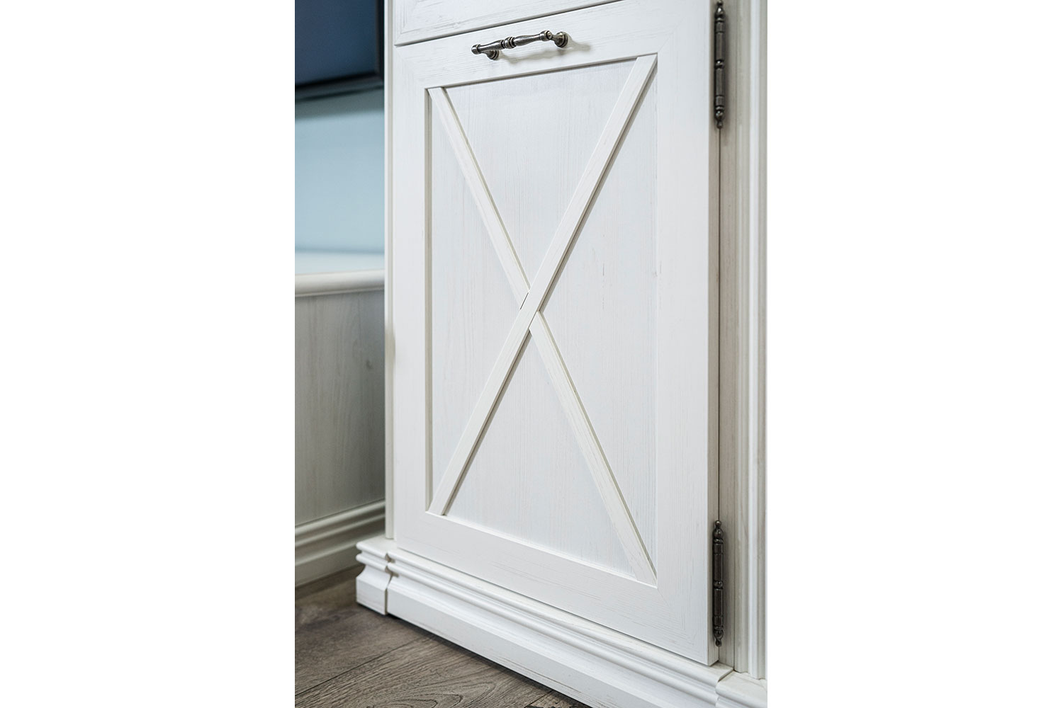 Шкафы-витрины - изображение №13 "Шкаф Кантри"  на www.Angstrem-mebel.ru