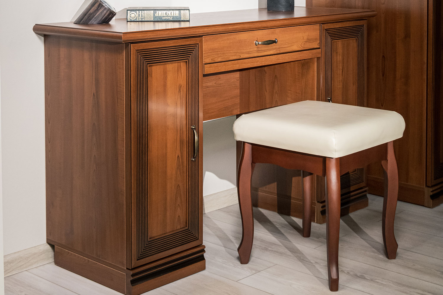 Банкетки - изображение №7 "Банкетка Адажио"  на www.Angstrem-mebel.ru