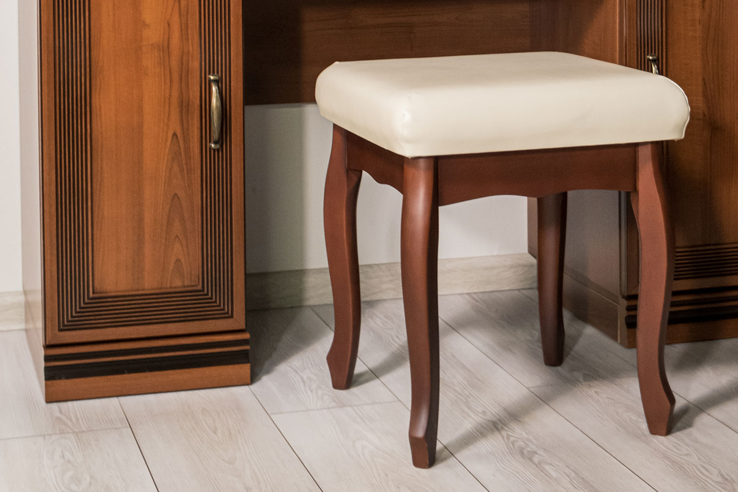 Банкетки - изображение №6 "Банкетка Адажио"  на www.Angstrem-mebel.ru