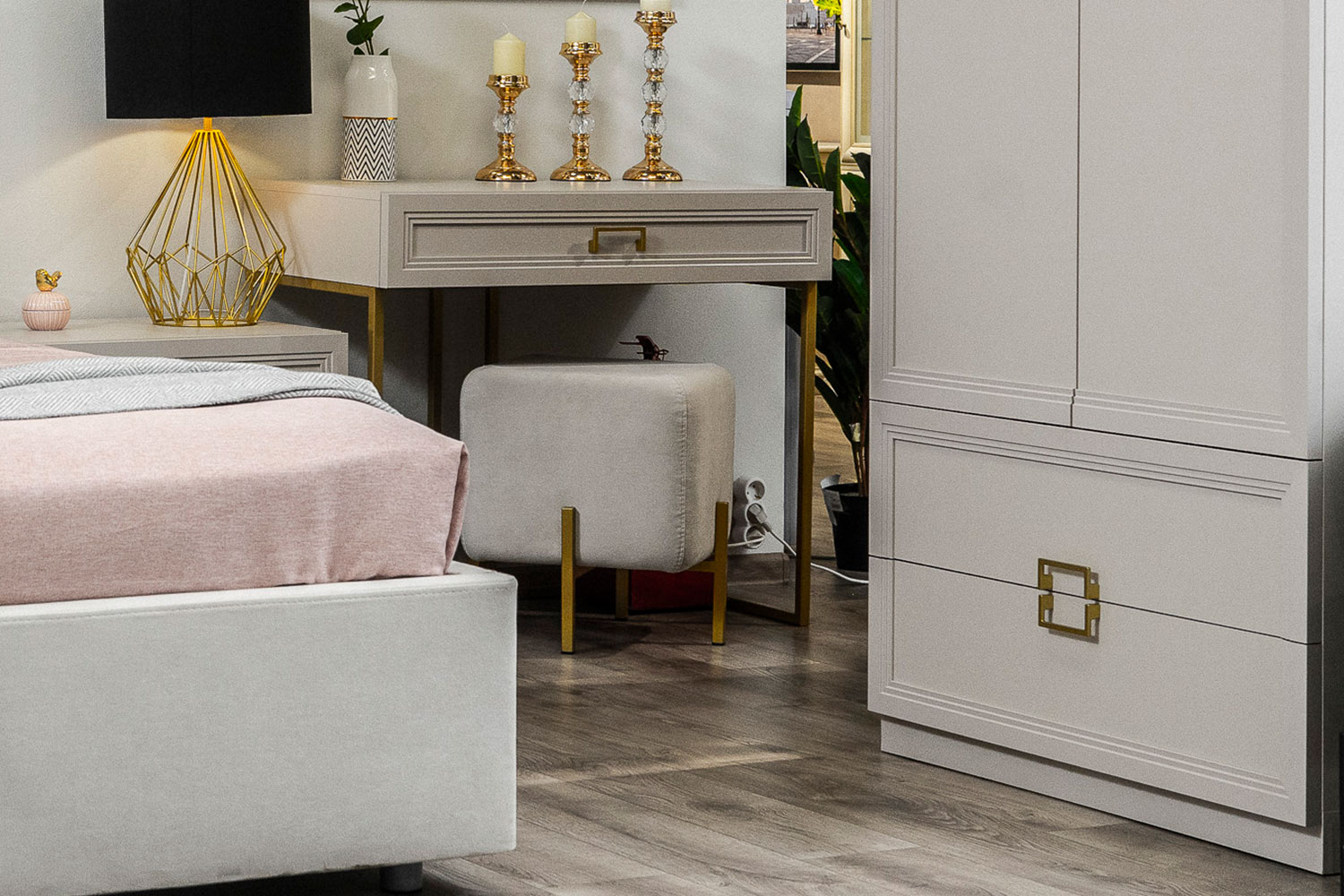 Туалетные столы - изображение №7 "Туалетный стол Дольче с выдвижным ящиком"  на www.Angstrem-mebel.ru