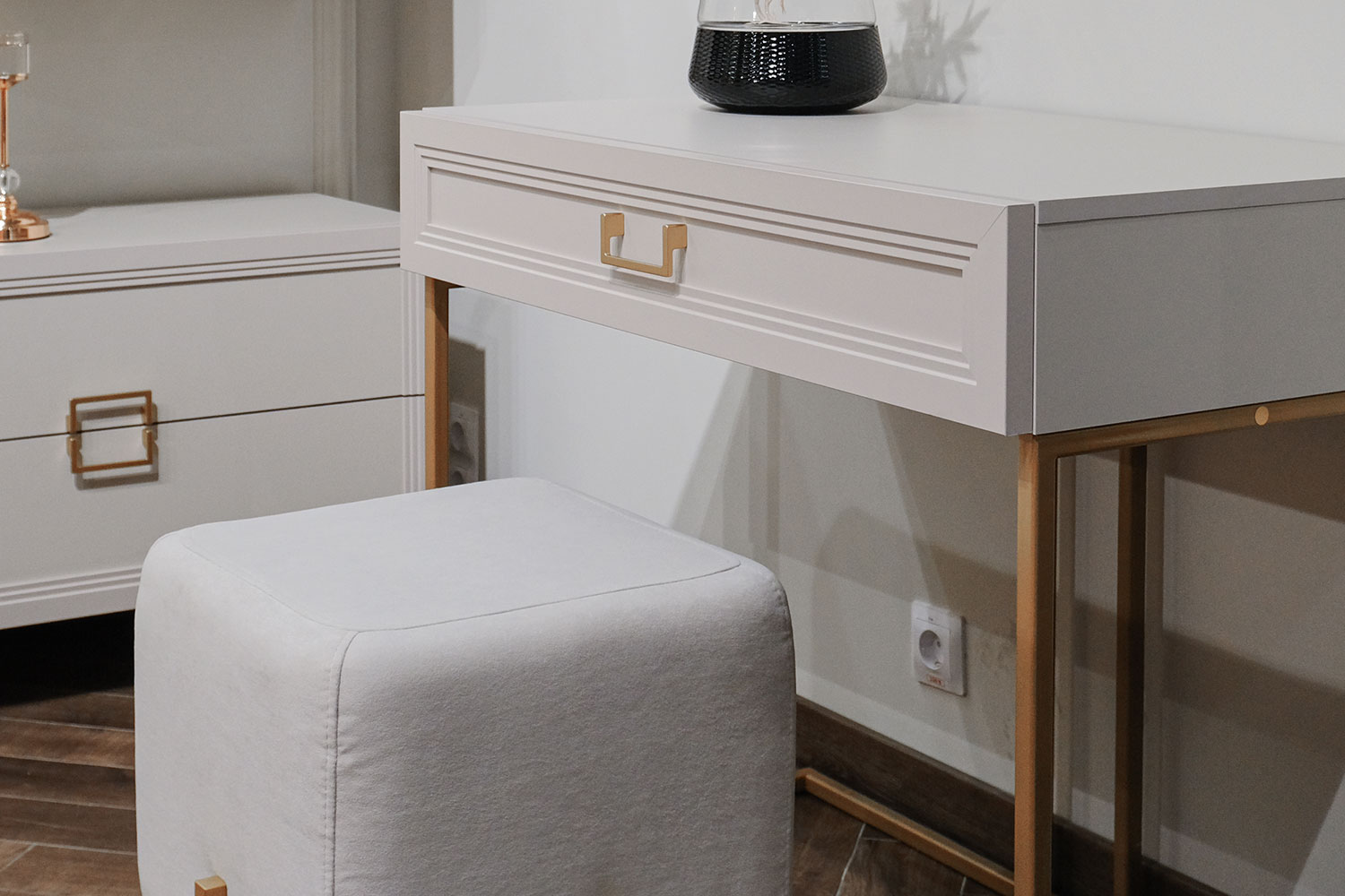 Туалетные столы - изображение №8 "Туалетный стол Дольче с выдвижным ящиком"  на www.Angstrem-mebel.ru