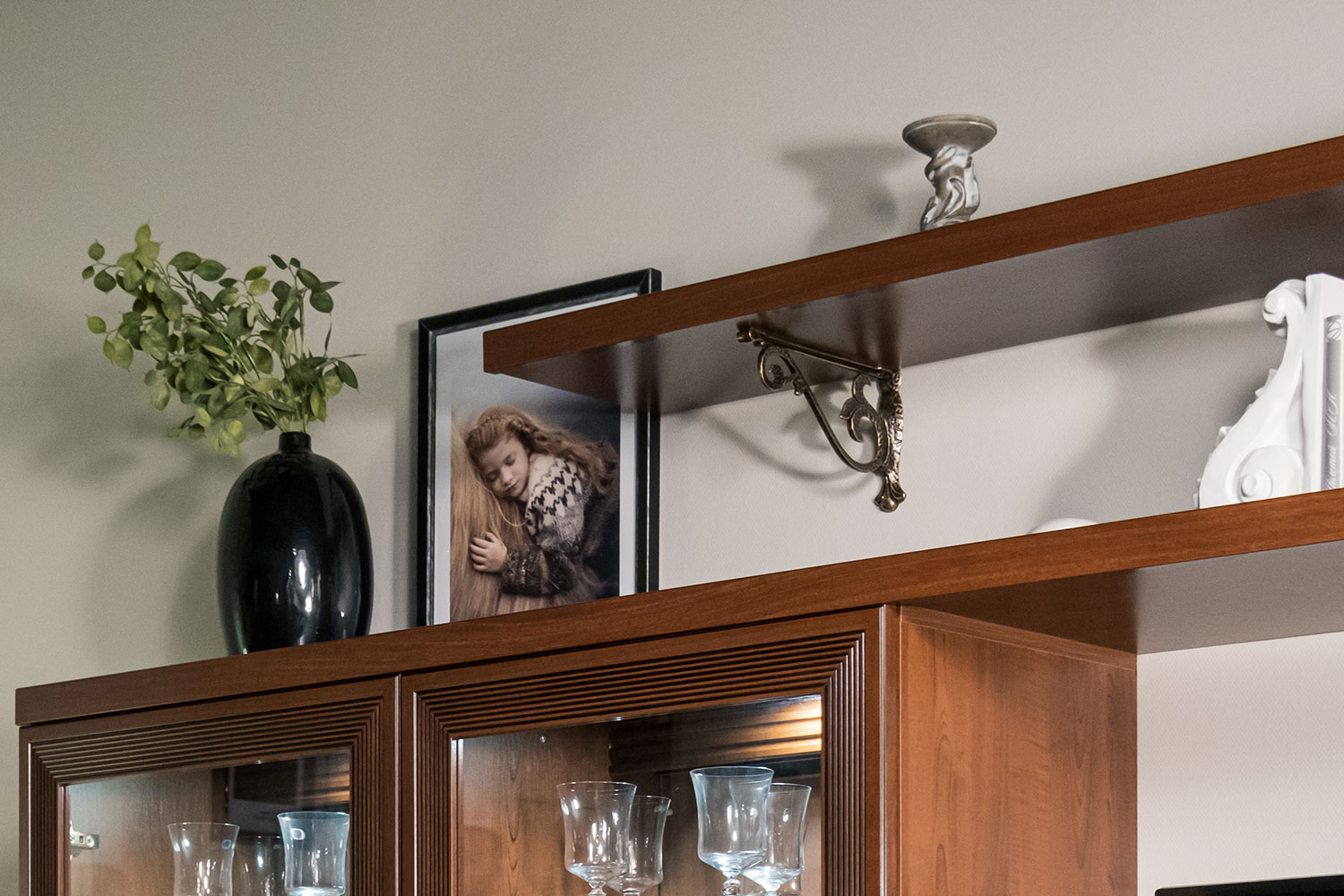 Полки - изображение №5 "Полка настенная Адажио"  на www.Angstrem-mebel.ru